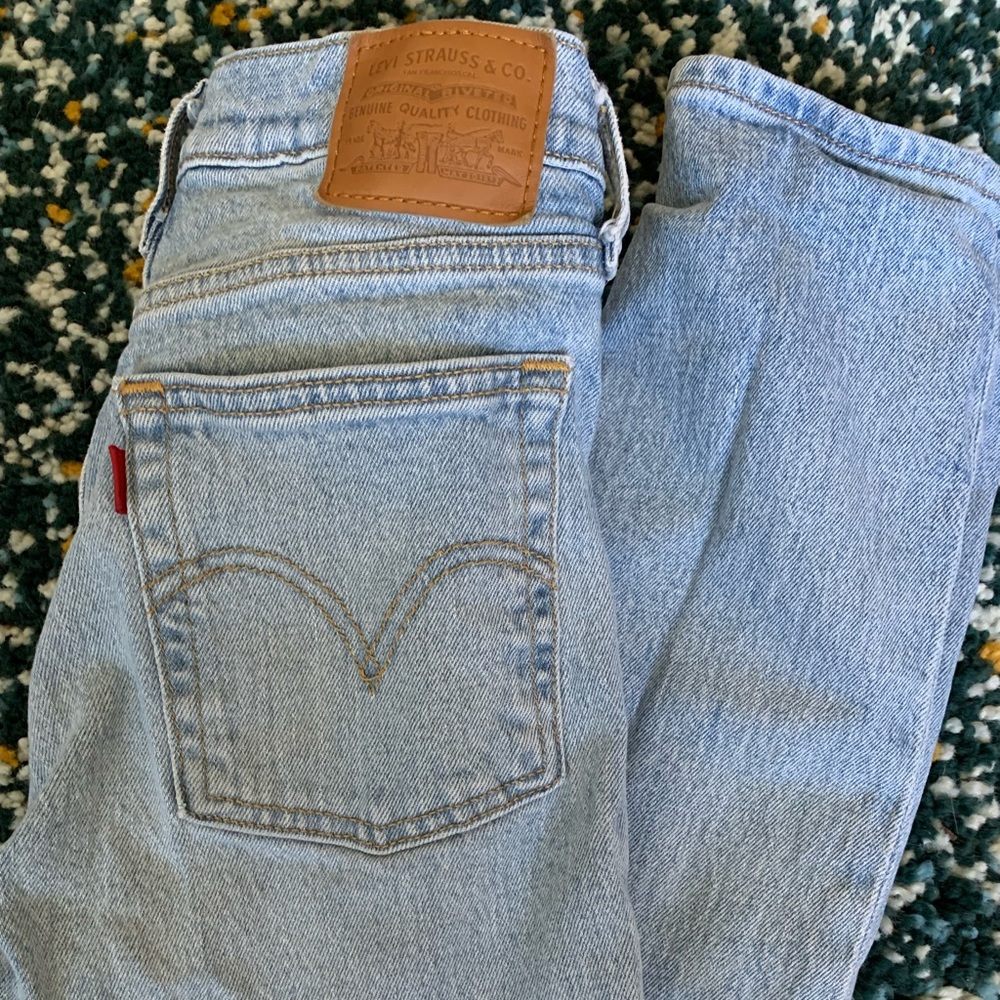 Levi’s Wedgie Jeans - Picture 2 of 7